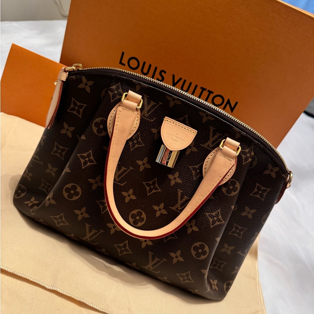 Authentic Louis Vuitton Rivoli PM Bag!